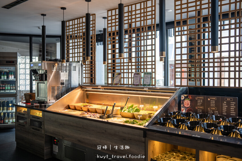 南投埔里火鍋餐廳推薦_渡之島日高鍋物,鱸魚免費吃!火鍋放題,20種小農蔬菜、18度C霜淇淋,埔里美食餐廳推薦_2025菜單 – 冠婷生活趣