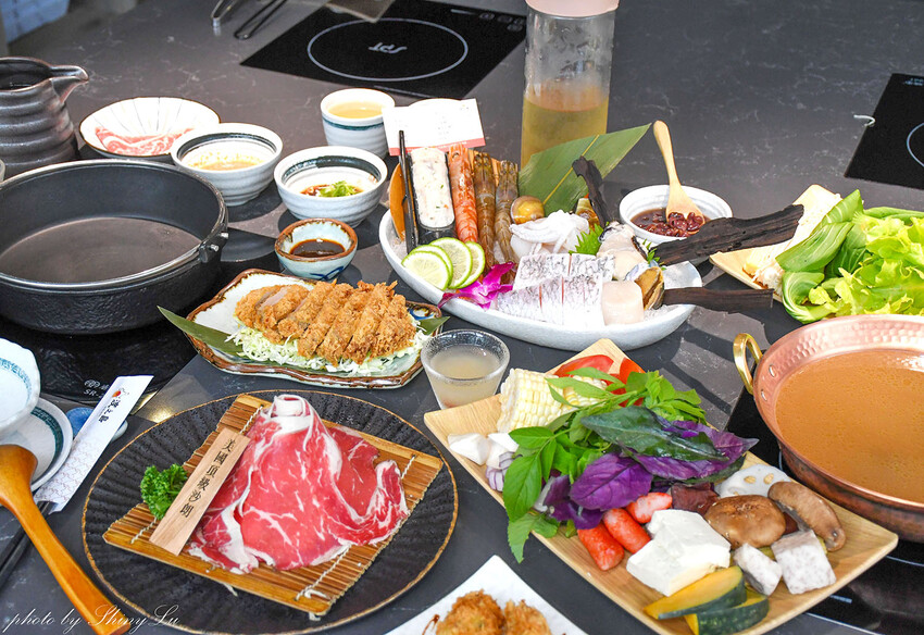 18度C旗下的高質感火鍋店，食材新鮮高品質，就連蔬菜都很有水準