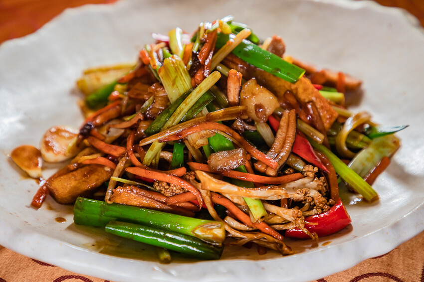 高雄美食 – 美濃莊 x 四人套餐上桌囉！一次品嚐美濃特色料理