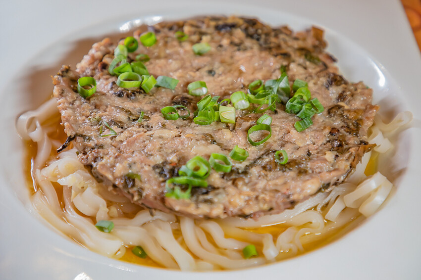 高雄美食 – 美濃莊 x 四人套餐上桌囉！一次品嚐美濃特色料理