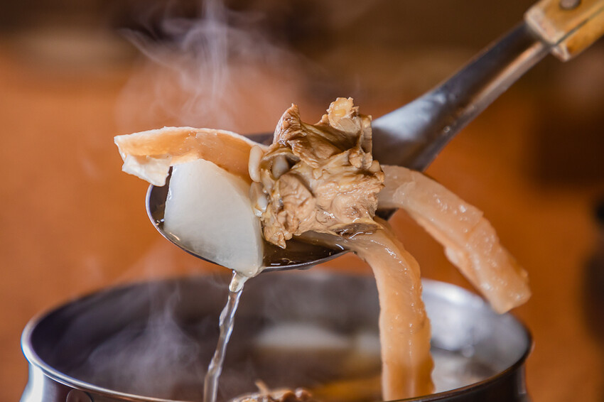 高雄美食 – 美濃莊 x 四人套餐上桌囉！一次品嚐美濃特色料理