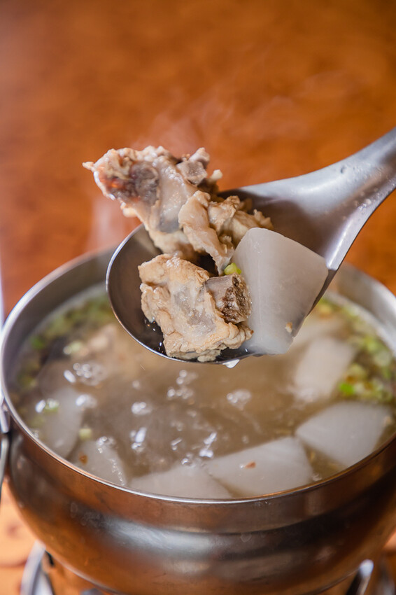 高雄美食 – 美濃莊 x 四人套餐上桌囉！一次品嚐美濃特色料理