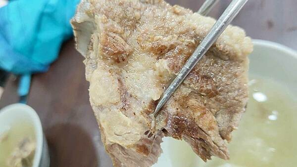 艋舺原汁排骨湯｜下雨天也大爆人潮的超級巷弄排骨湯店