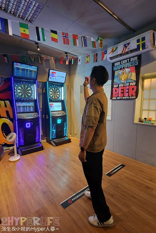 海線塗鴉風格貨櫃屋9吧,距離清水高美溼地只要15分的隱藏版美食~美式漢堡和精釀啤9都推薦耶!