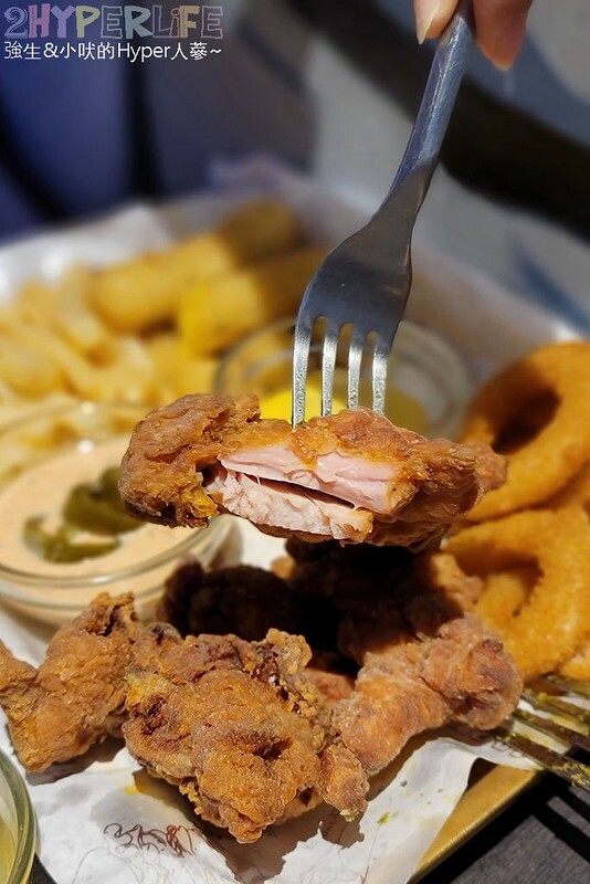 海線塗鴉風格貨櫃屋9吧,距離清水高美溼地只要15分的隱藏版美食~美式漢堡和精釀啤9都推薦耶!