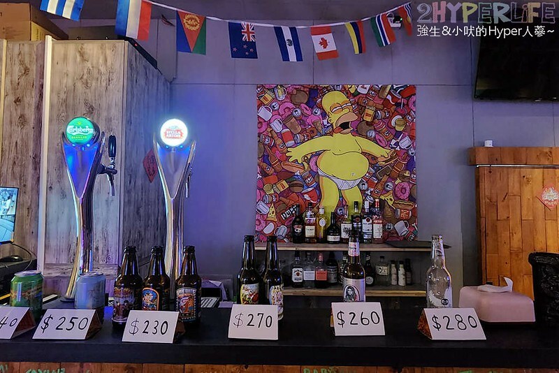 海線塗鴉風格貨櫃屋9吧,距離清水高美溼地只要15分的隱藏版美食~美式漢堡和精釀啤9都推薦耶!