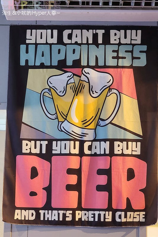 海線塗鴉風格貨櫃屋9吧,距離清水高美溼地只要15分的隱藏版美食~美式漢堡和精釀啤9都推薦耶!