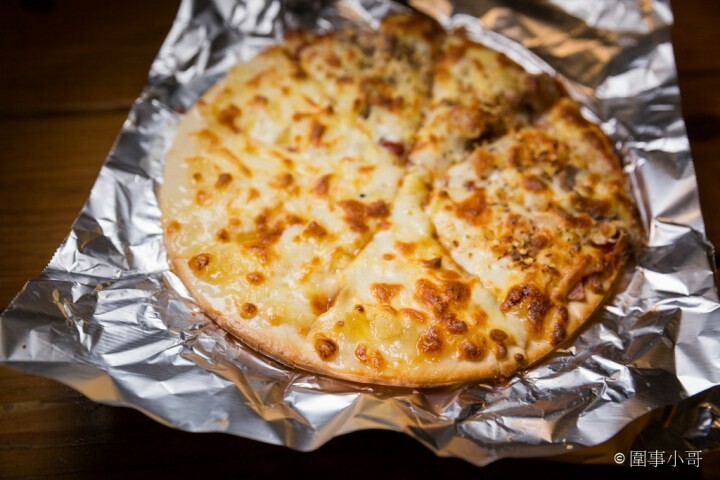 宜蘭蘇澳美食餐酒宵夜-港口小販port bistro，美味的餐點再加上讓人放鬆的環境，再來杯小酒就更完美啦！開車不喝酒喝酒不開車！ @圍事小哥的幸福相框