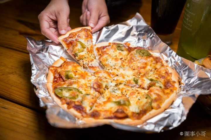 宜蘭蘇澳美食餐酒宵夜-港口小販port bistro，美味的餐點再加上讓人放鬆的環境，再來杯小酒就更完美啦！開車不喝酒喝酒不開車！ @圍事小哥的幸福相框