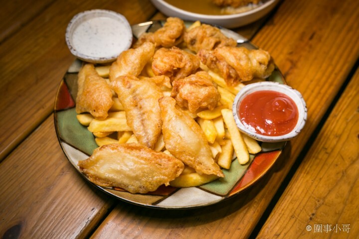 宜蘭蘇澳美食餐酒宵夜-港口小販port bistro，美味的餐點再加上讓人放鬆的環境，再來杯小酒就更完美啦！開車不喝酒喝酒不開車！ @圍事小哥的幸福相框