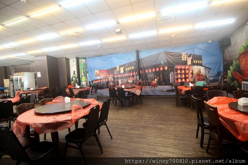 宜蘭縣五結鄉宜蘭/五結「百匯窯烤雞海鮮快炒餐廳」二連霸榮獲十大好食餐廳、評審米其林主廚江振誠、窯烤雞、五更腸旺！