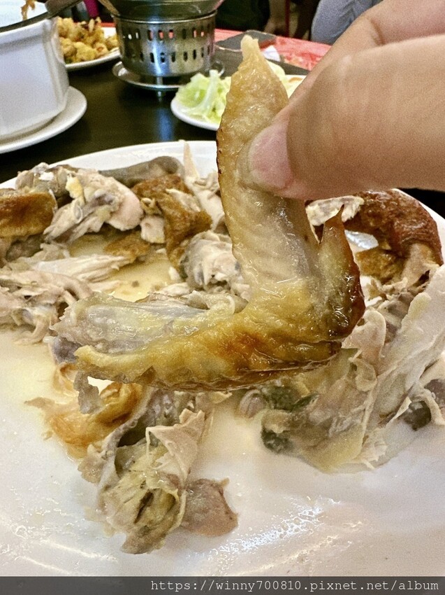 宜蘭縣五結鄉宜蘭/五結「百匯窯烤雞海鮮快炒餐廳」二連霸榮獲十大好食餐廳、評審米其林主廚江振誠、窯烤雞、五更腸旺！