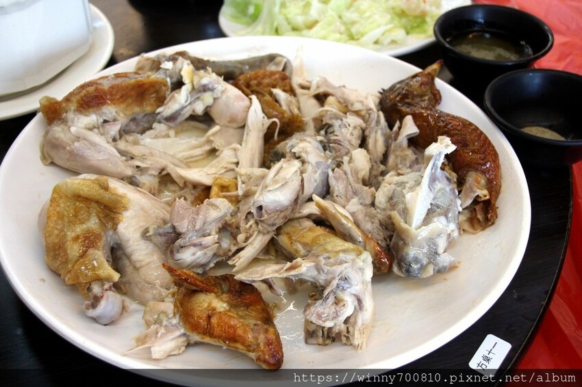 宜蘭縣五結鄉宜蘭/五結「百匯窯烤雞海鮮快炒餐廳」二連霸榮獲十大好食餐廳、評審米其林主廚江振誠、窯烤雞、五更腸旺！