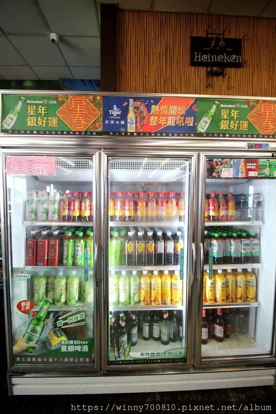 宜蘭縣五結鄉宜蘭/五結「百匯窯烤雞海鮮快炒餐廳」二連霸榮獲十大好食餐廳、評審米其林主廚江振誠、窯烤雞、五更腸旺！