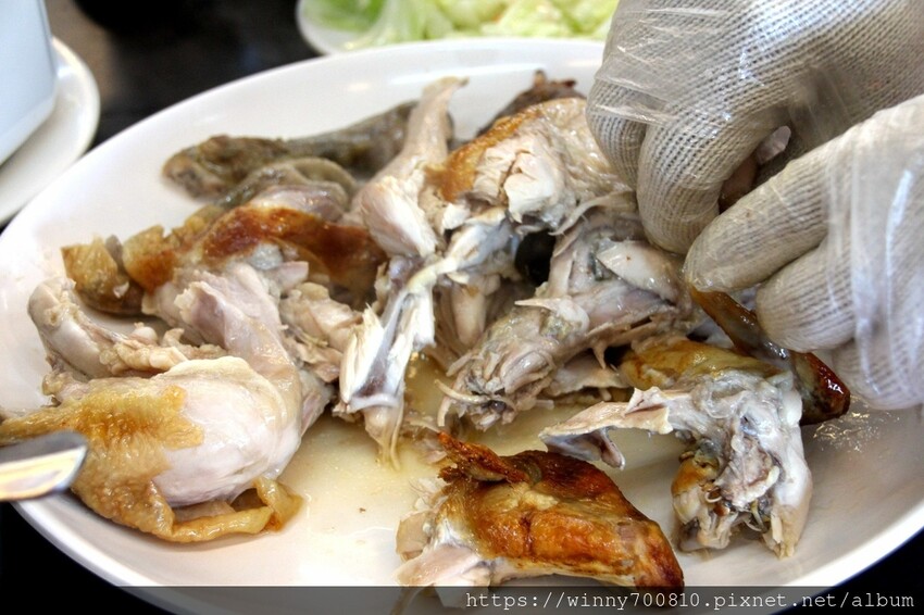 宜蘭縣五結鄉宜蘭/五結「百匯窯烤雞海鮮快炒餐廳」二連霸榮獲十大好食餐廳、評審米其林主廚江振誠、窯烤雞、五更腸旺！