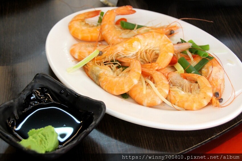 宜蘭縣五結鄉宜蘭/五結「百匯窯烤雞海鮮快炒餐廳」二連霸榮獲十大好食餐廳、評審米其林主廚江振誠、窯烤雞、五更腸旺！