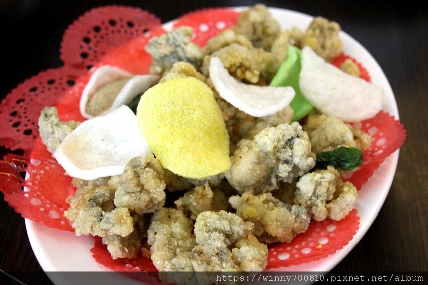 宜蘭縣五結鄉宜蘭/五結「百匯窯烤雞海鮮快炒餐廳」二連霸榮獲十大好食餐廳、評審米其林主廚江振誠、窯烤雞、五更腸旺！