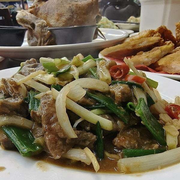 宜蘭縣五結鄉(宜蘭/五結)百匯窯烤海鮮快炒餐廳,榮獲宜蘭十大美食獎,菜色豐富出餐快,團體聚餐的好去處