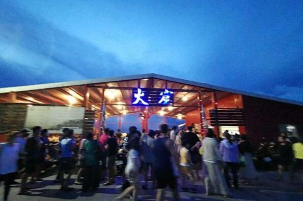 宜蘭縣五結鄉(宜蘭/五結)百匯窯烤海鮮快炒餐廳,榮獲宜蘭十大美食獎,菜色豐富出餐快,團體聚餐的好去處