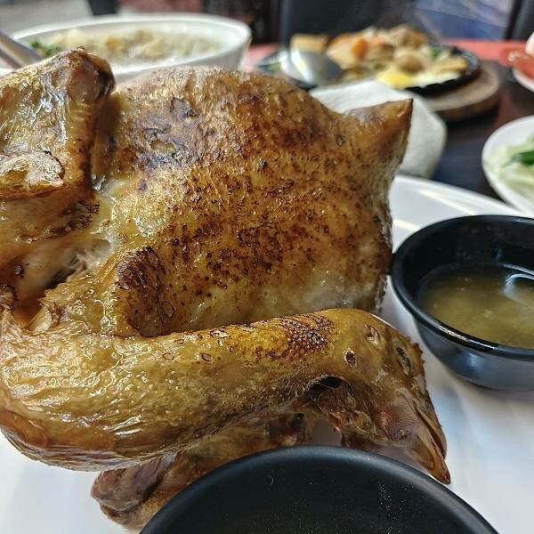 宜蘭縣五結鄉(宜蘭/五結)百匯窯烤海鮮快炒餐廳,榮獲宜蘭十大美食獎,菜色豐富出餐快,團體聚餐的好去處