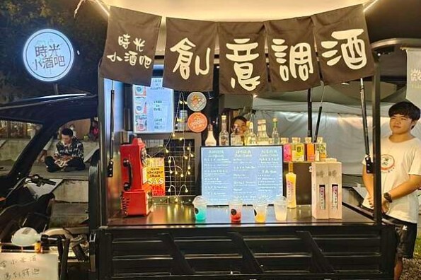 宜蘭縣五結鄉(宜蘭/五結)百匯窯烤海鮮快炒餐廳,榮獲宜蘭十大美食獎,菜色豐富出餐快,團體聚餐的好去處