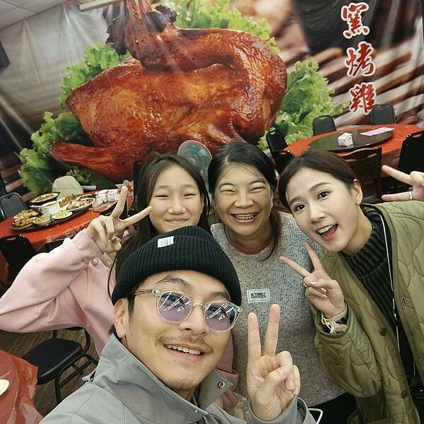 宜蘭縣五結鄉(宜蘭/五結)百匯窯烤海鮮快炒餐廳,榮獲宜蘭十大美食獎,菜色豐富出餐快,團體聚餐的好去處