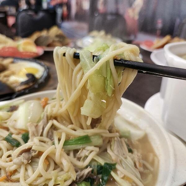 宜蘭縣五結鄉(宜蘭/五結)百匯窯烤海鮮快炒餐廳,榮獲宜蘭十大美食獎,菜色豐富出餐快,團體聚餐的好去處