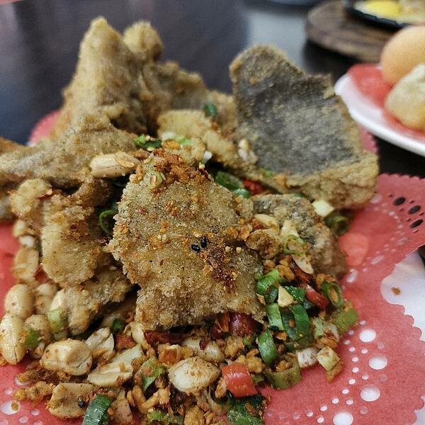 宜蘭縣五結鄉(宜蘭/五結)百匯窯烤海鮮快炒餐廳,榮獲宜蘭十大美食獎,菜色豐富出餐快,團體聚餐的好去處