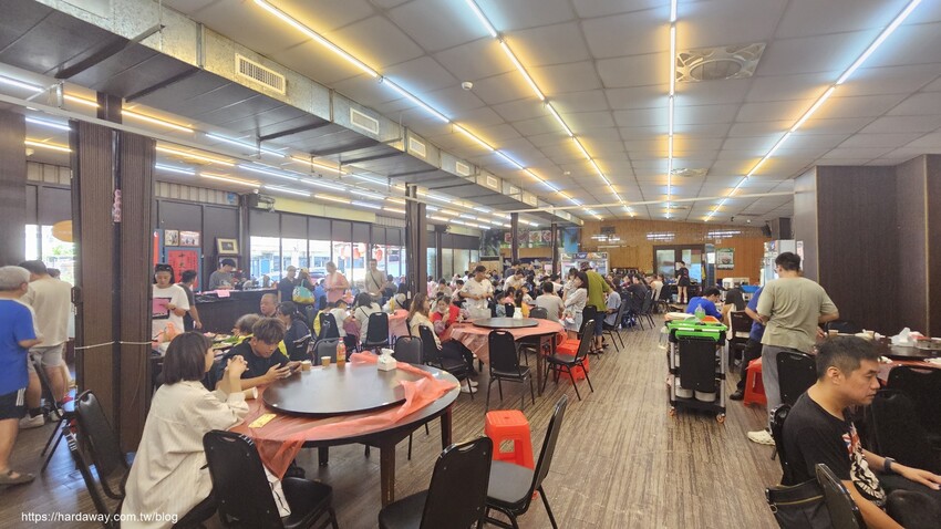 百匯窯烤雞快炒餐廳用餐區 百匯窯烤雞快炒餐廳用餐區