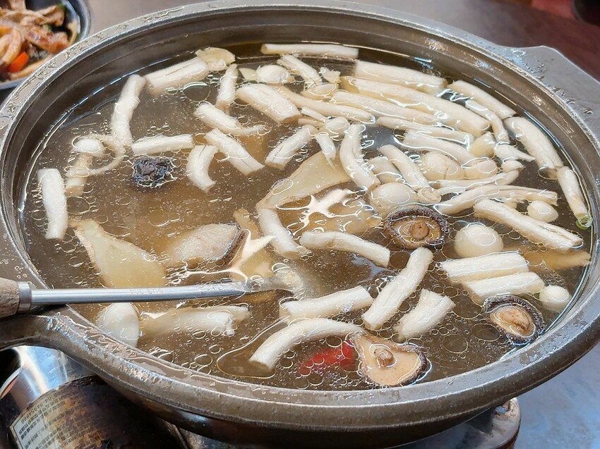 宜蘭縣五結鄉【宜蘭窯烤雞推薦】百匯窯烤雞餐廳  料理選擇超多，用餐區超大，適合大宴小酌，絕對讓你吃好吃滿、賓主盡歡