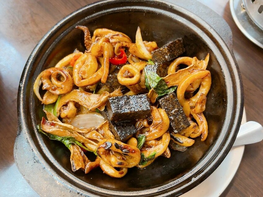 宜蘭縣五結鄉【宜蘭窯烤雞推薦】百匯窯烤雞餐廳  料理選擇超多，用餐區超大，適合大宴小酌，絕對讓你吃好吃滿、賓主盡歡