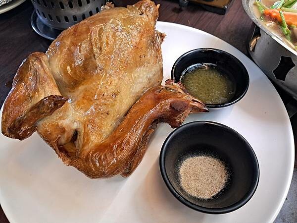 宜蘭窯烤雞推薦-百匯窯烤雞餐廳│二連霸榮獲十大好食餐廳、家庭