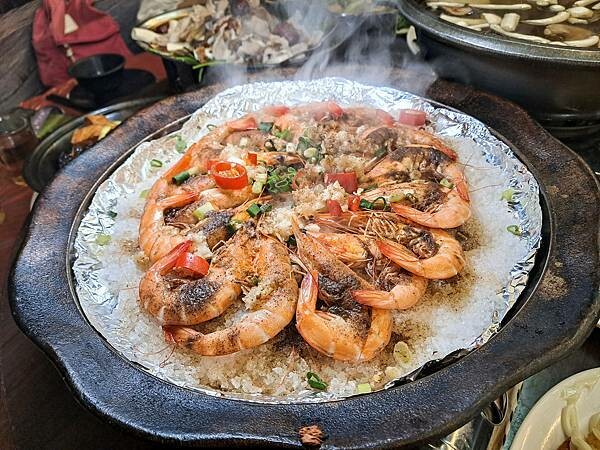宜蘭窯烤雞推薦-百匯窯烤雞餐廳│二連霸榮獲十大好食餐廳、家庭