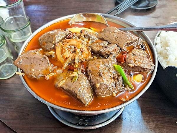 宜蘭窯烤雞推薦-百匯窯烤雞餐廳│二連霸榮獲十大好食餐廳、家庭