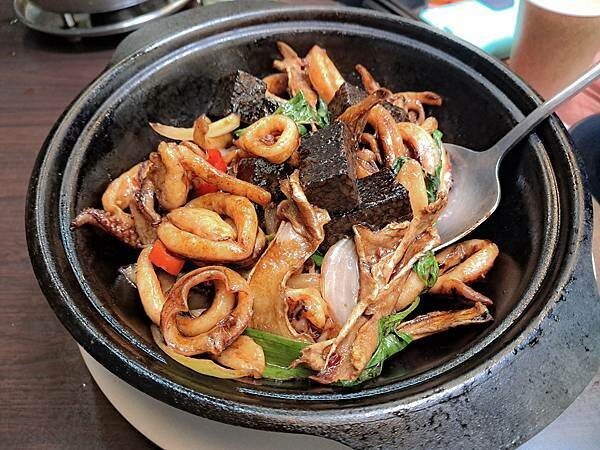 宜蘭窯烤雞推薦-百匯窯烤雞餐廳│二連霸榮獲十大好食餐廳、家庭