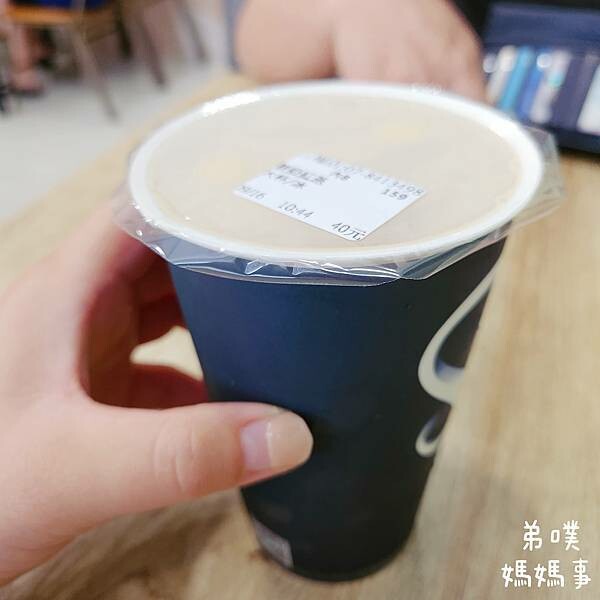 【高雄‧鳳山】簡單吃三福店│一二樓用餐空間，餐點種類超多樣，早午餐吃起來!