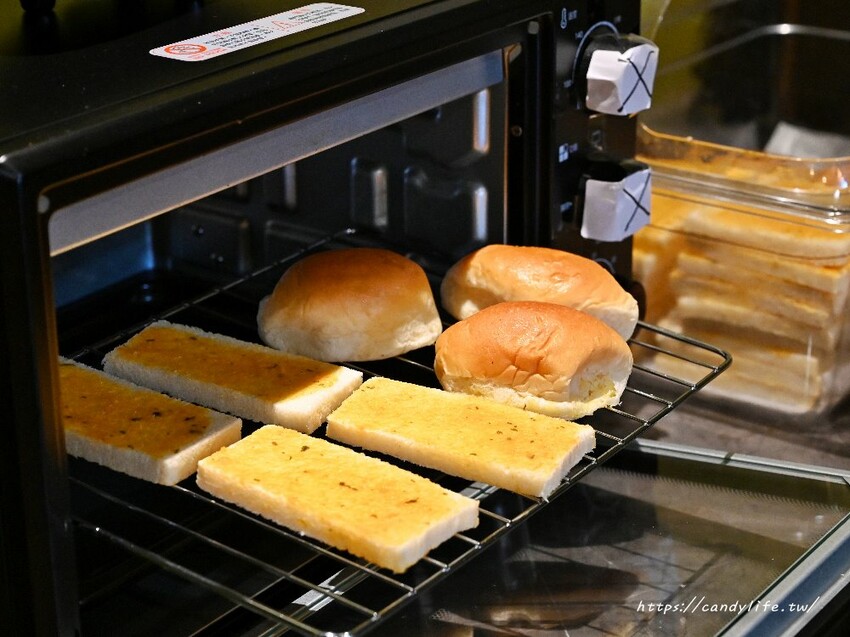 觀哞牛排館｜台中太平新開牛排館，排餐最低250元起，享咖哩飯、烤吐司、濃湯、冰淇淋自助吧吃到飽，當月壽星五折優惠