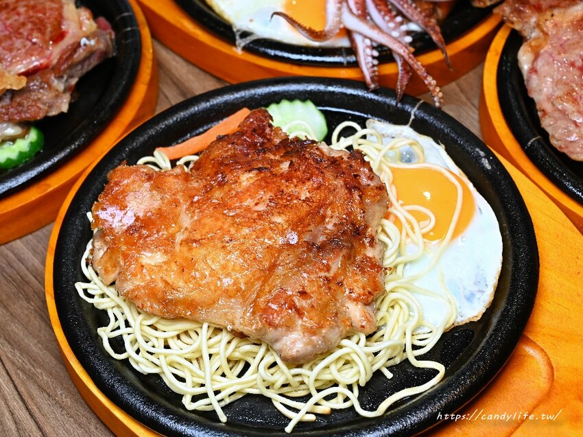 觀哞牛排館｜台中太平新開牛排館，排餐最低250元起，享咖哩飯、烤吐司、濃湯、冰淇淋自助吧吃到飽，當月壽星五折優惠