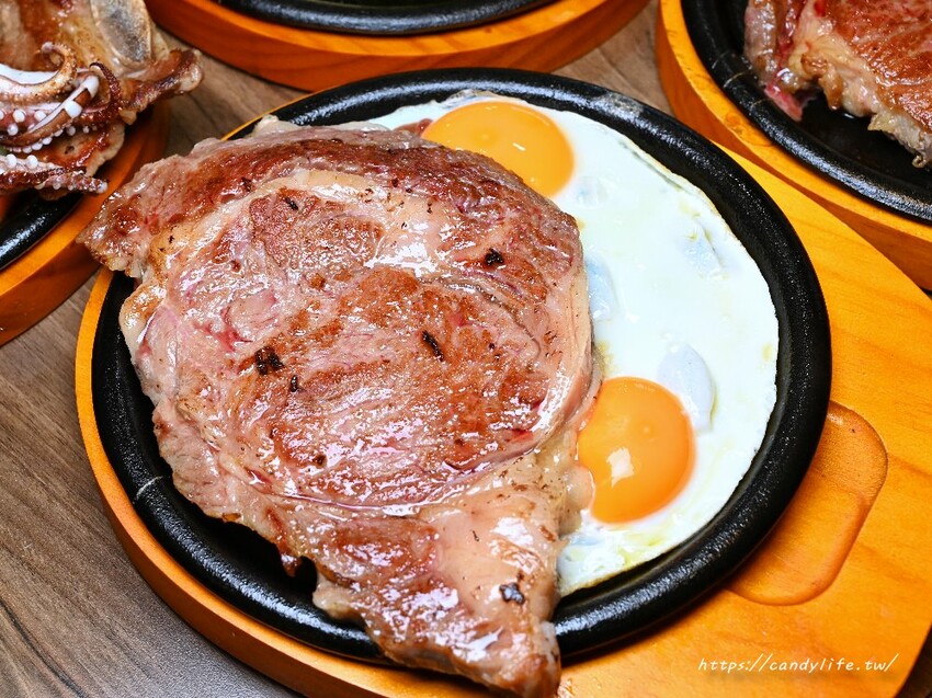 觀哞牛排館｜台中太平新開牛排館，排餐最低250元起，享咖哩飯、烤吐司、濃湯、冰淇淋自助吧吃到飽，當月壽星五折優惠