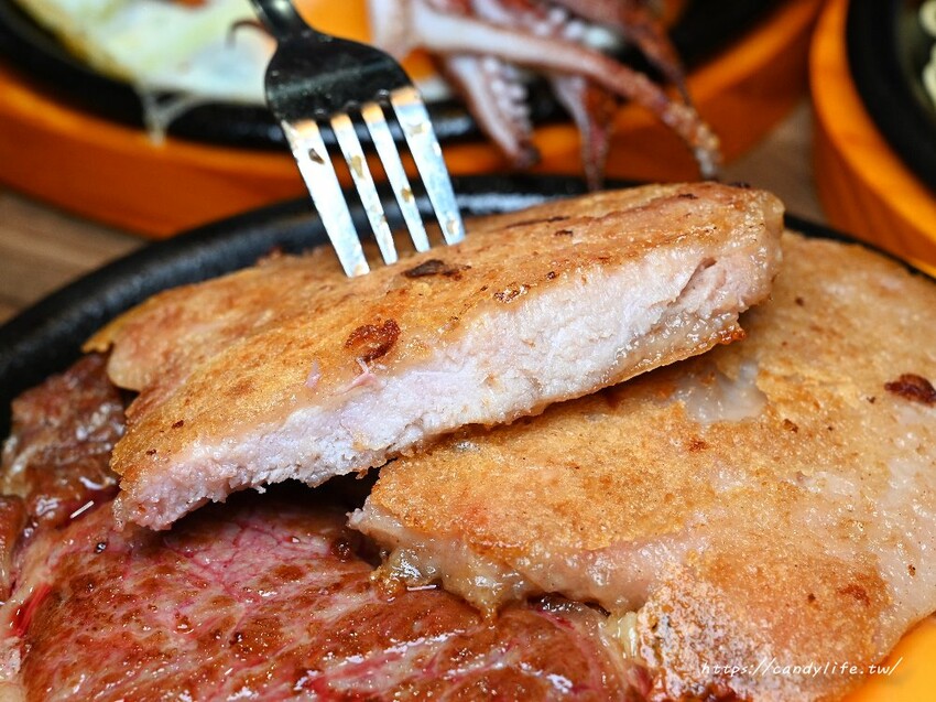 觀哞牛排館｜台中太平新開牛排館，排餐最低250元起，享咖哩飯、烤吐司、濃湯、冰淇淋自助吧吃到飽，當月壽星五折優惠