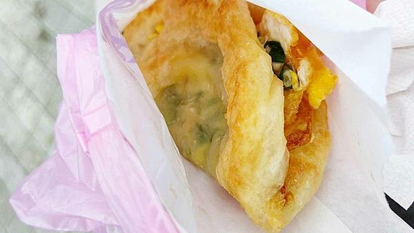 礁溪正宗水煎包｜皮薄到會透光的鍋貼，一口咬下還會爆湯汁