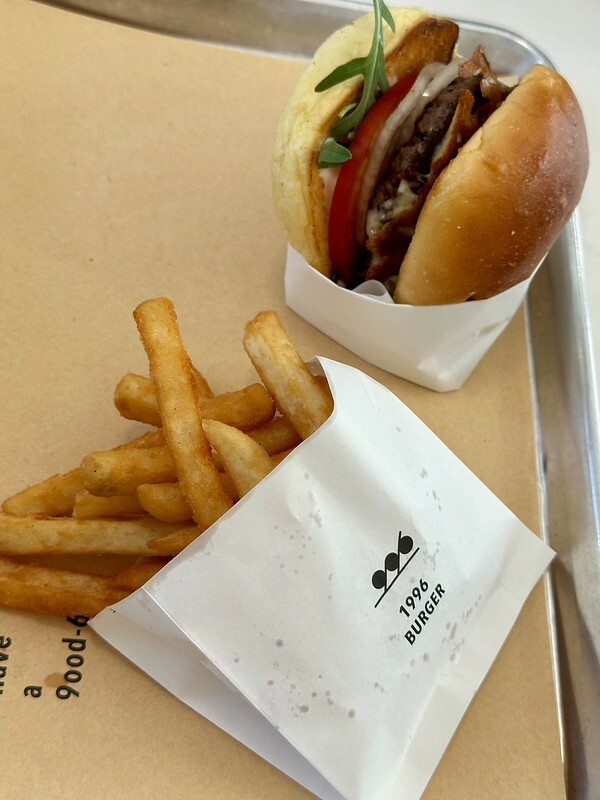 【台灣，桃園市，中壢區】青埔美食～1996 BURGER浮誇回歸，美味依舊，用餐環境大幅提昇！！（中壢美食/青埔