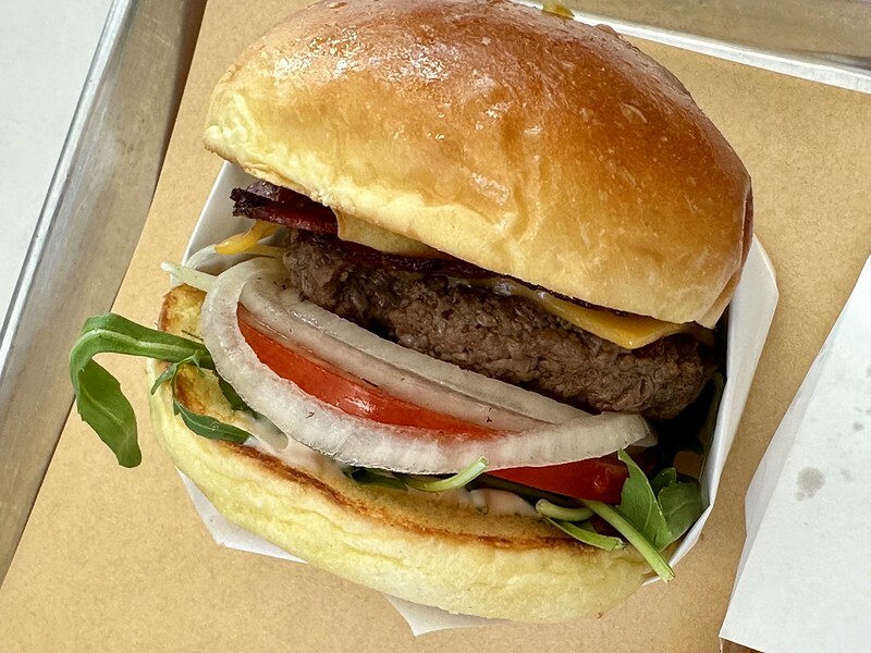 【台灣，桃園市，中壢區】青埔美食～1996 BURGER浮誇回歸，美味依舊，用餐環境大幅提昇！！（中壢美食/青埔