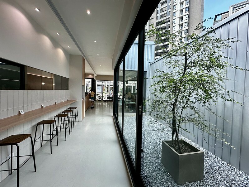 【台灣，桃園市，中壢區】青埔美食～1996 BURGER浮誇回歸，美味依舊，用餐環境大幅提昇！！（中壢美食/青埔