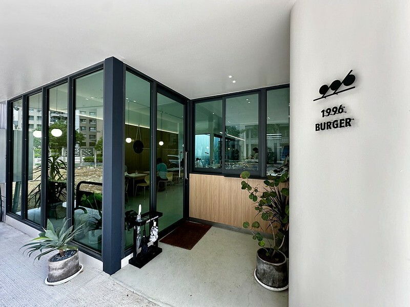 【台灣，桃園市，中壢區】青埔美食～1996 BURGER浮誇回歸，美味依舊，用餐環境大幅提昇！！（中壢美食/青埔