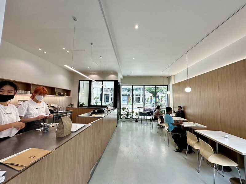 【台灣，桃園市，中壢區】青埔美食～1996 BURGER浮誇回歸，美味依舊，用餐環境大幅提昇！！（中壢美食/青埔