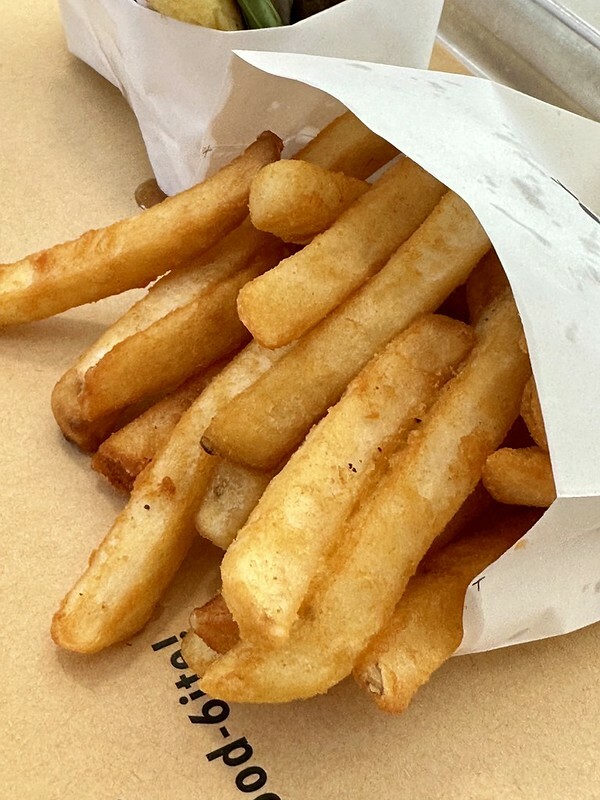 【台灣，桃園市，中壢區】青埔美食～1996 BURGER浮誇回歸，美味依舊，用餐環境大幅提昇！！（中壢美食/青埔