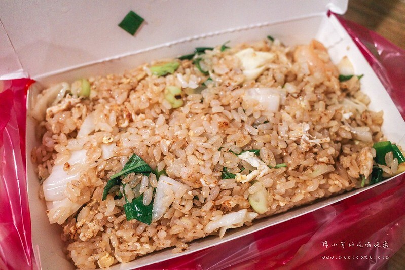 超隱密不起眼的隱藏版小店,裝潢可愛竟然是賣炒飯!價錢60元起~口味超過六種選擇