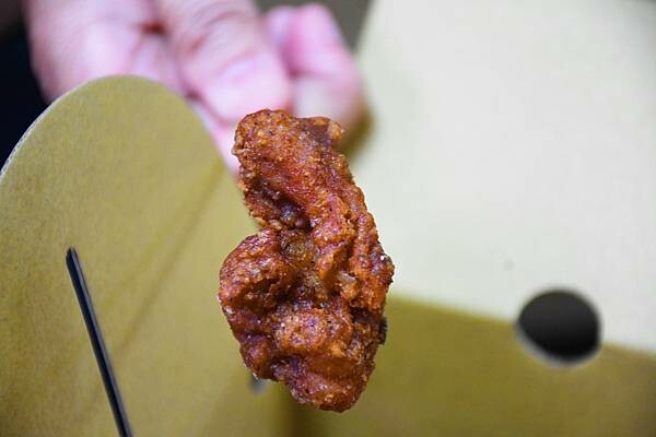全台首創柴燒麥芽炸雞【小雛鍋巴炸雞】開賣啦！熱炒炸雞你吃過嗎？特色炸雞真的必吃～※南應大美食※永康炸雞