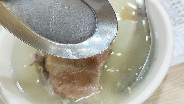 艋舺原汁排骨湯東門市場店｜東門市場裡的爆高評價的排骨湯